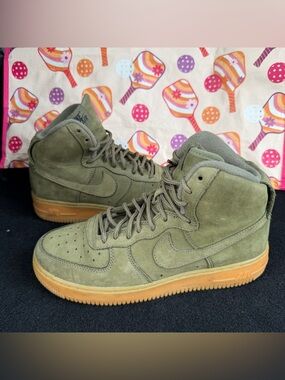 NIKE AIR FORCE 1 HIGH WB GS 922066-202 Youth Size 6 Olive Green
